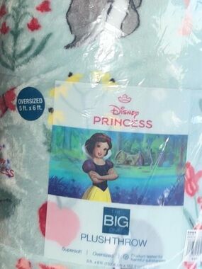 NEW The Big One Plush Blanket Disney Princess’s OS 5’x6’Snow White Floral